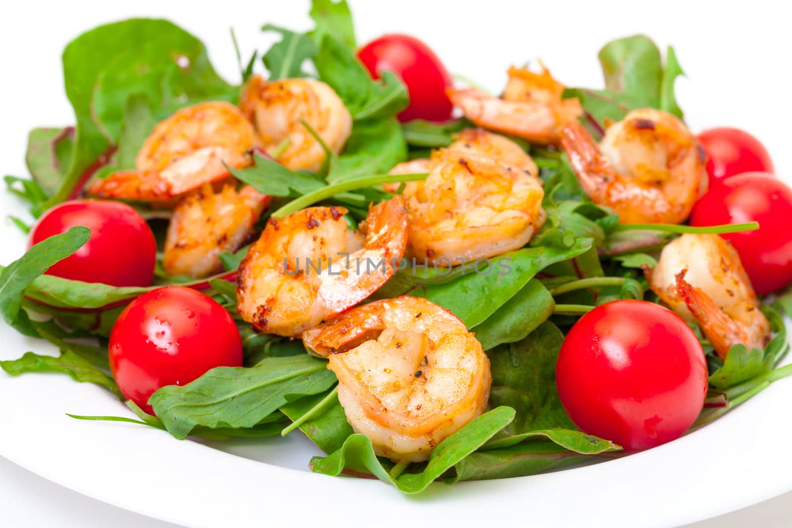 Salad with Grilled Shrimp and Tomatoes by Discovod