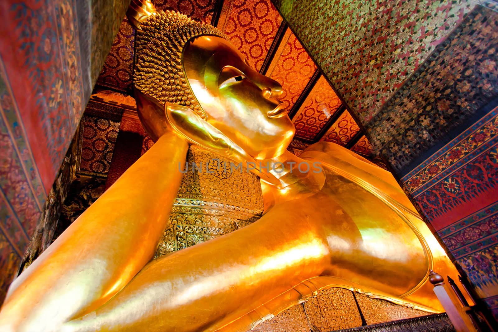 reclining buddha, wat pho, bangkok, thailand