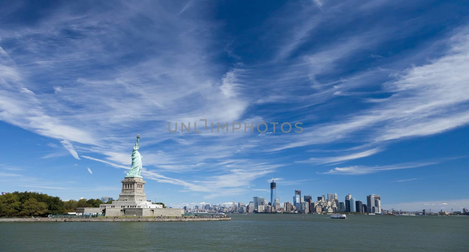 The Statue of Liberty by hanusst