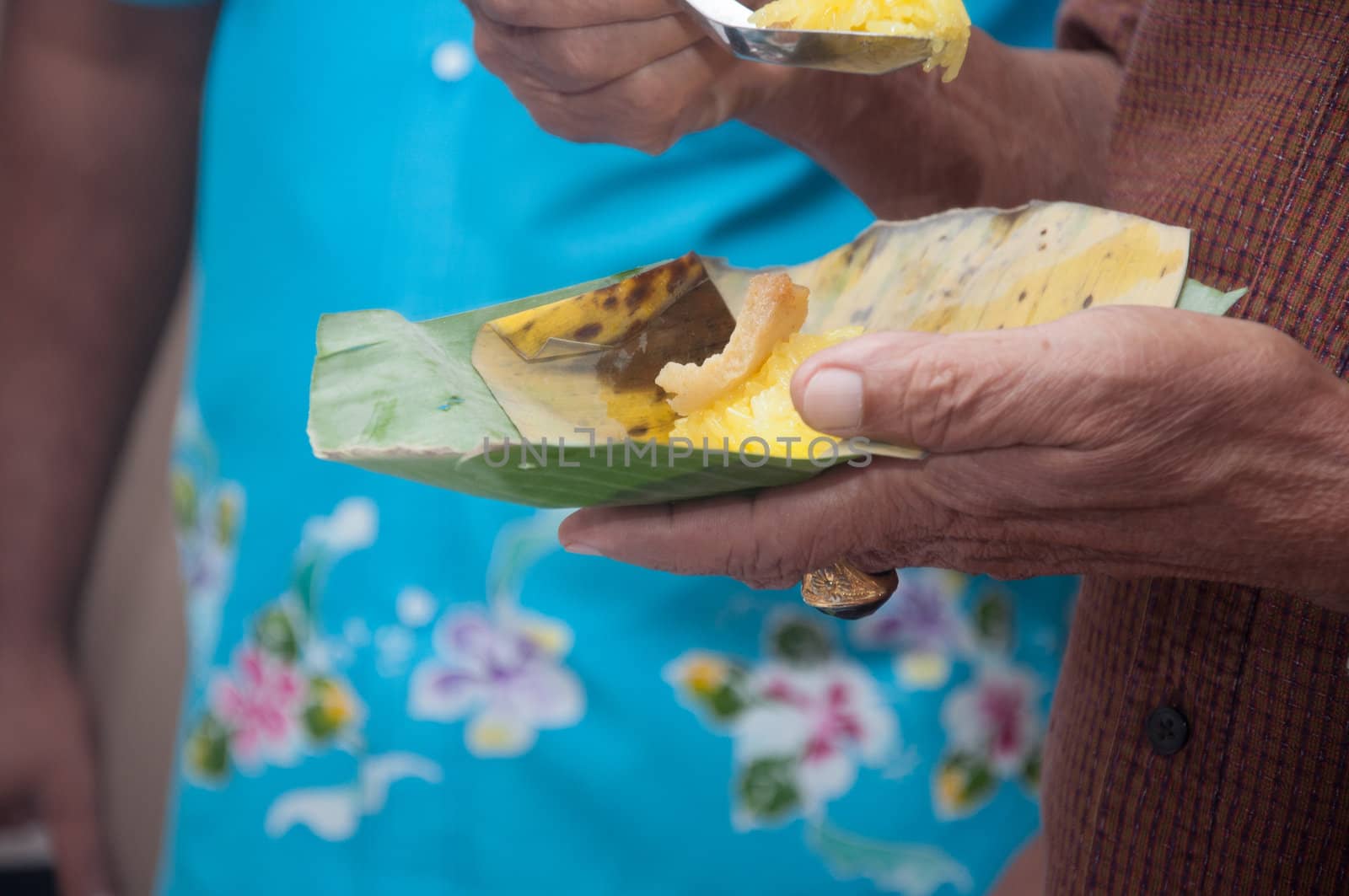 thai sweet sticky rice dessert by ngarare