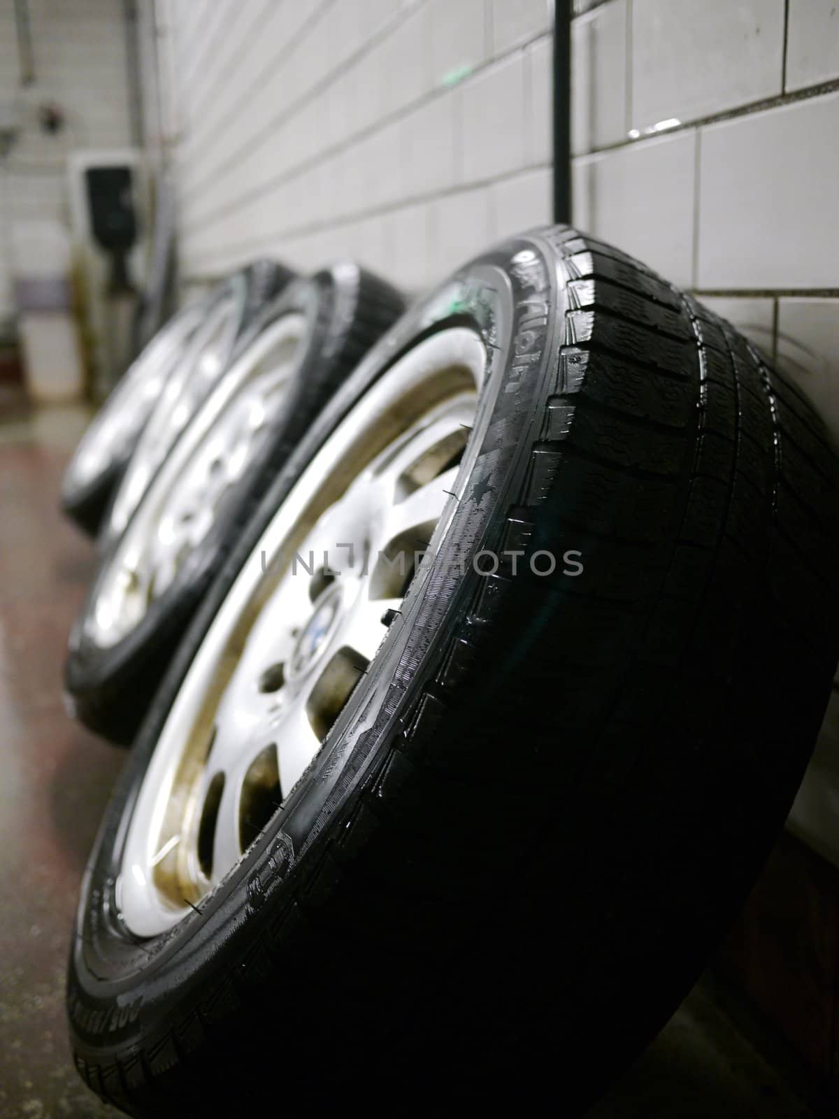 Pneumatic Tyres by yucas
