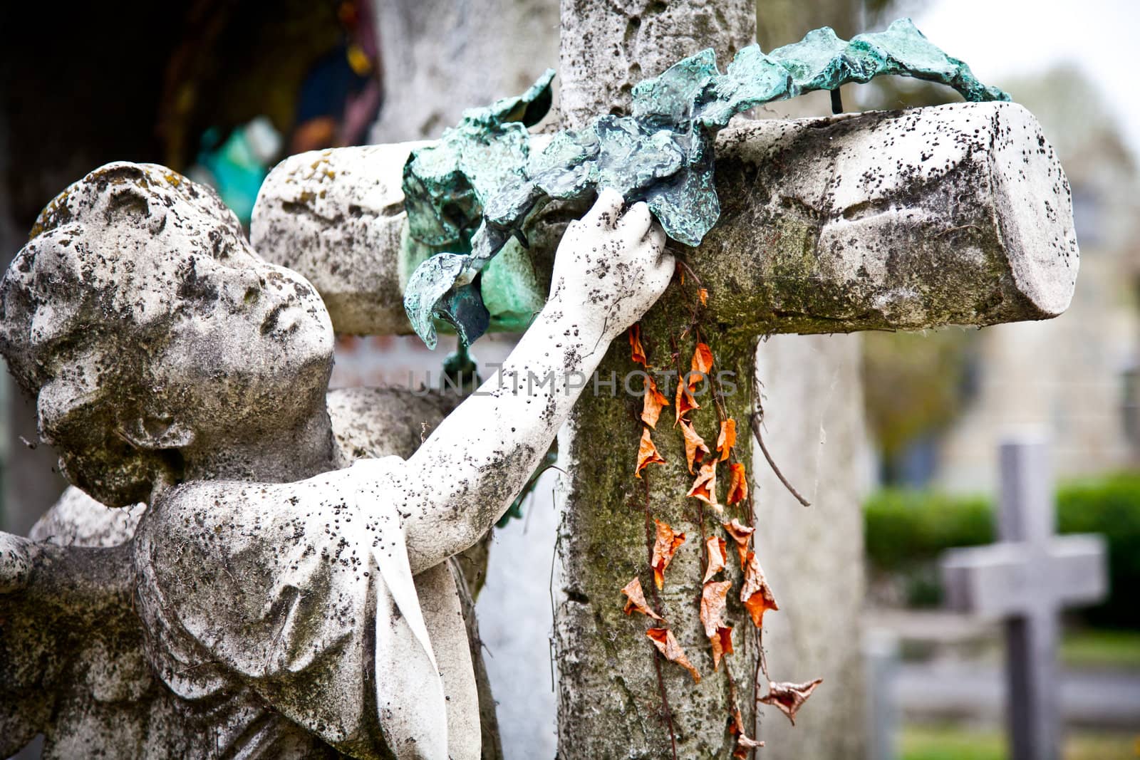 Collection of the most beautiful and moving architectures examples in European cemetaries