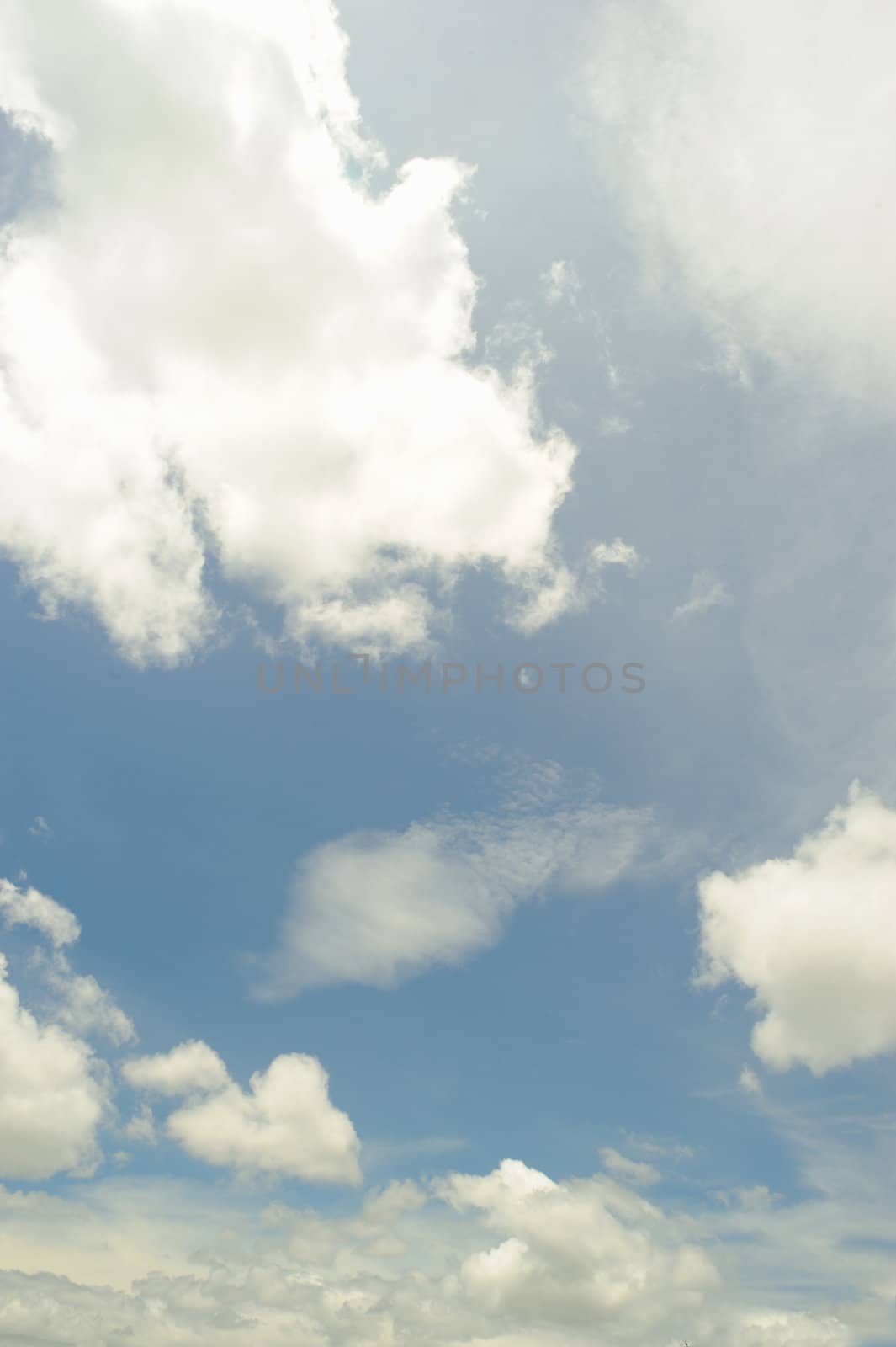 Sunnyday white cloud and blue sky.