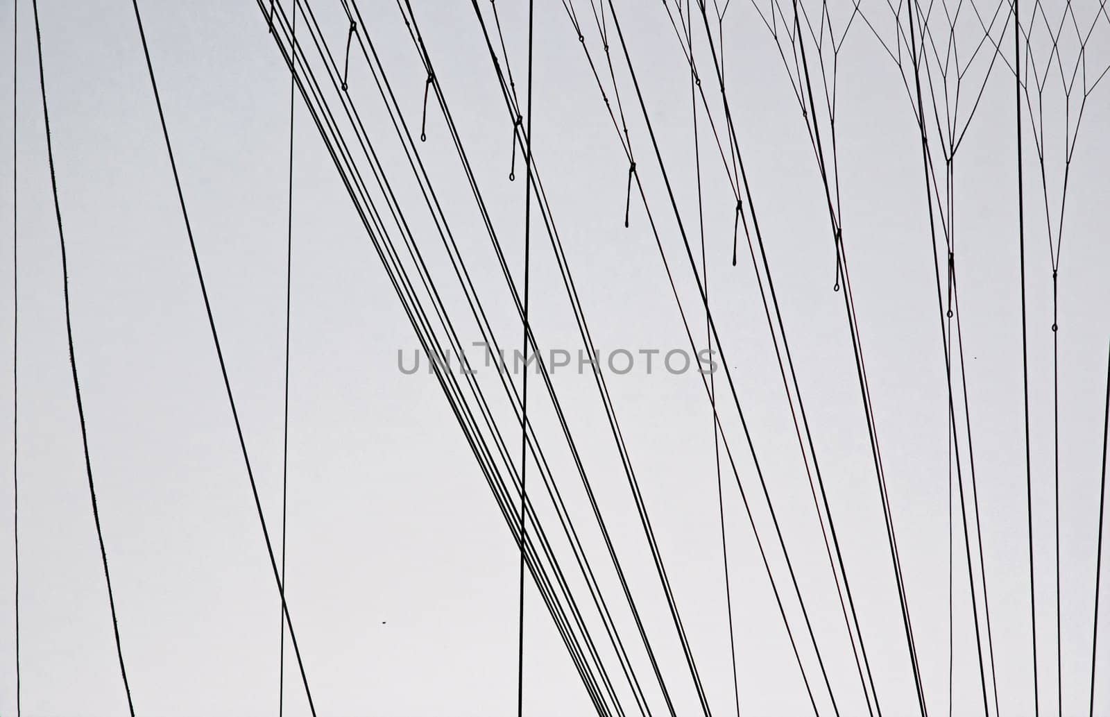 ropes of hot-air balloon, straight line by neko92vl
