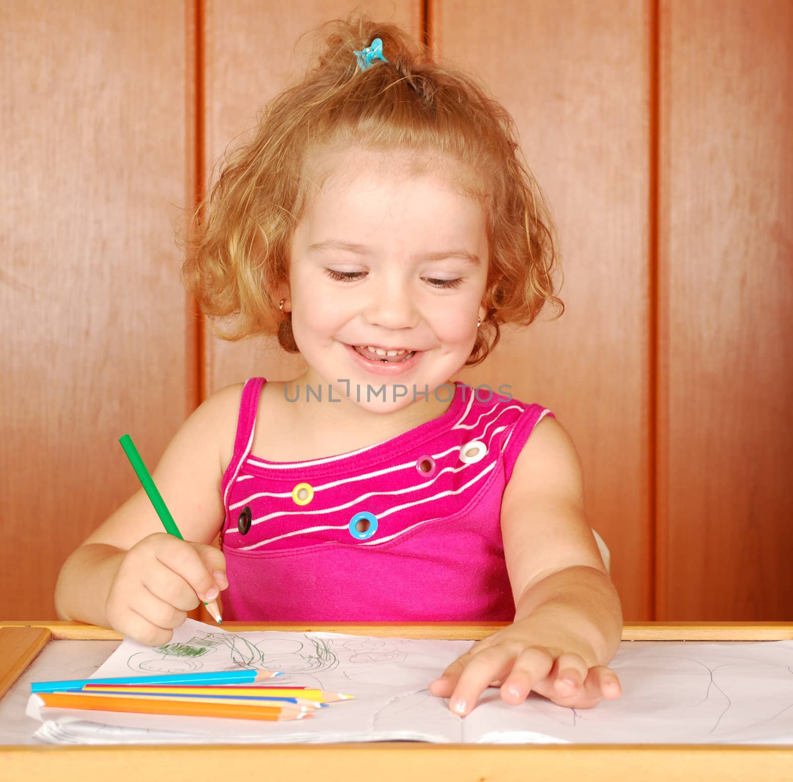 Beauty little girl fun and drawing