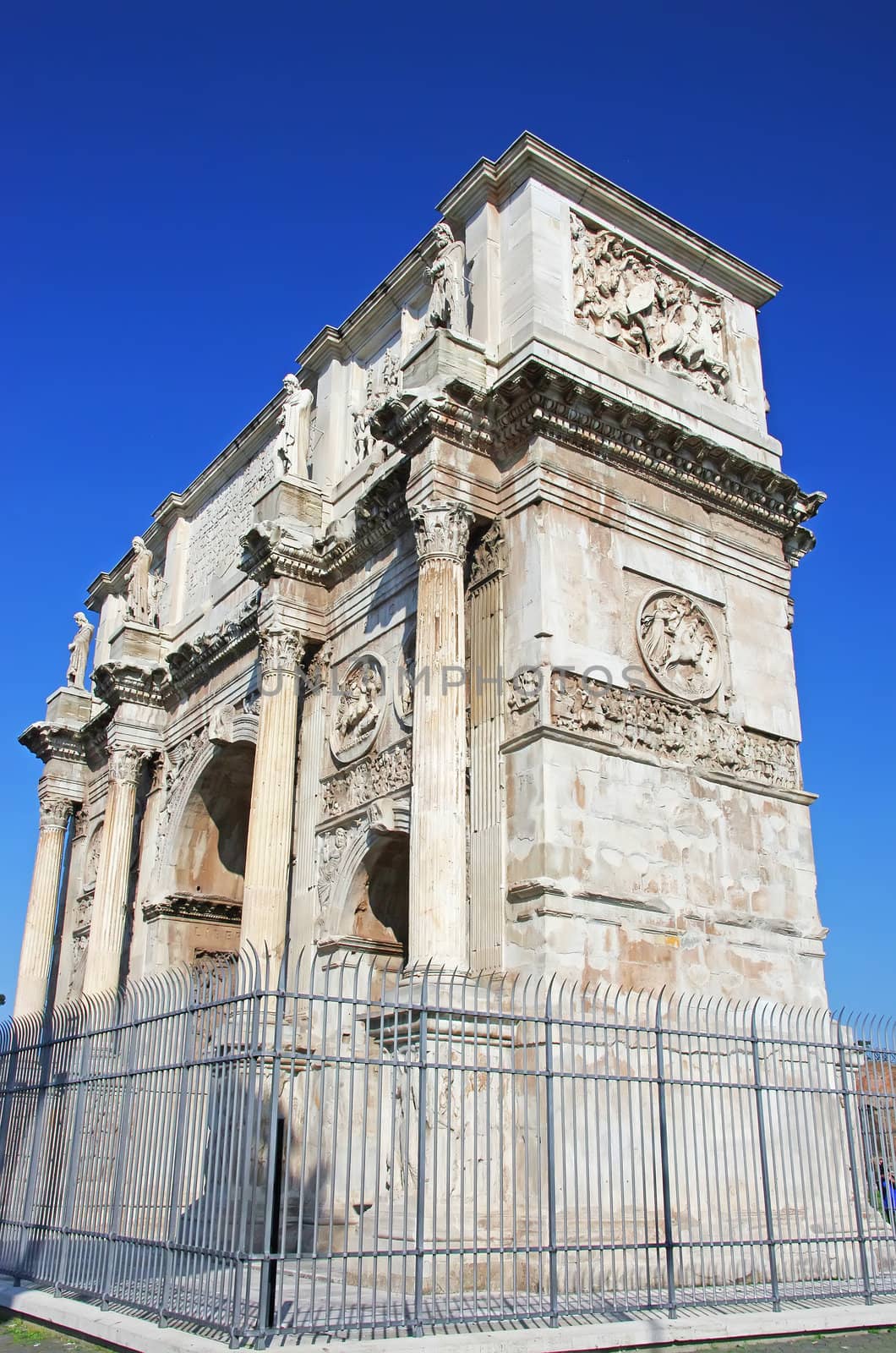 Arch of triumph of the roman emperor Constantin, Rome