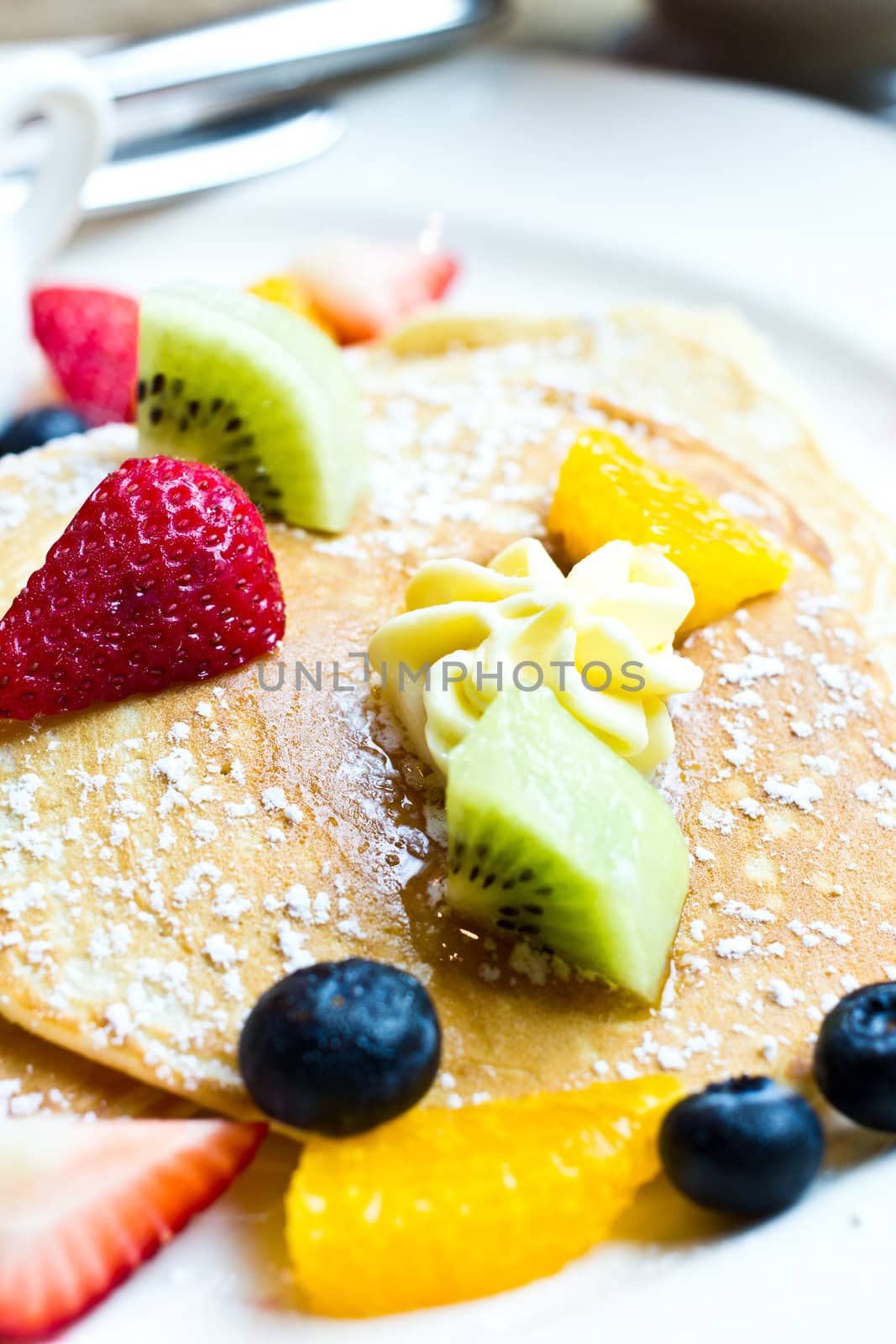 Fresh fruit pancakes. by cameracantabile