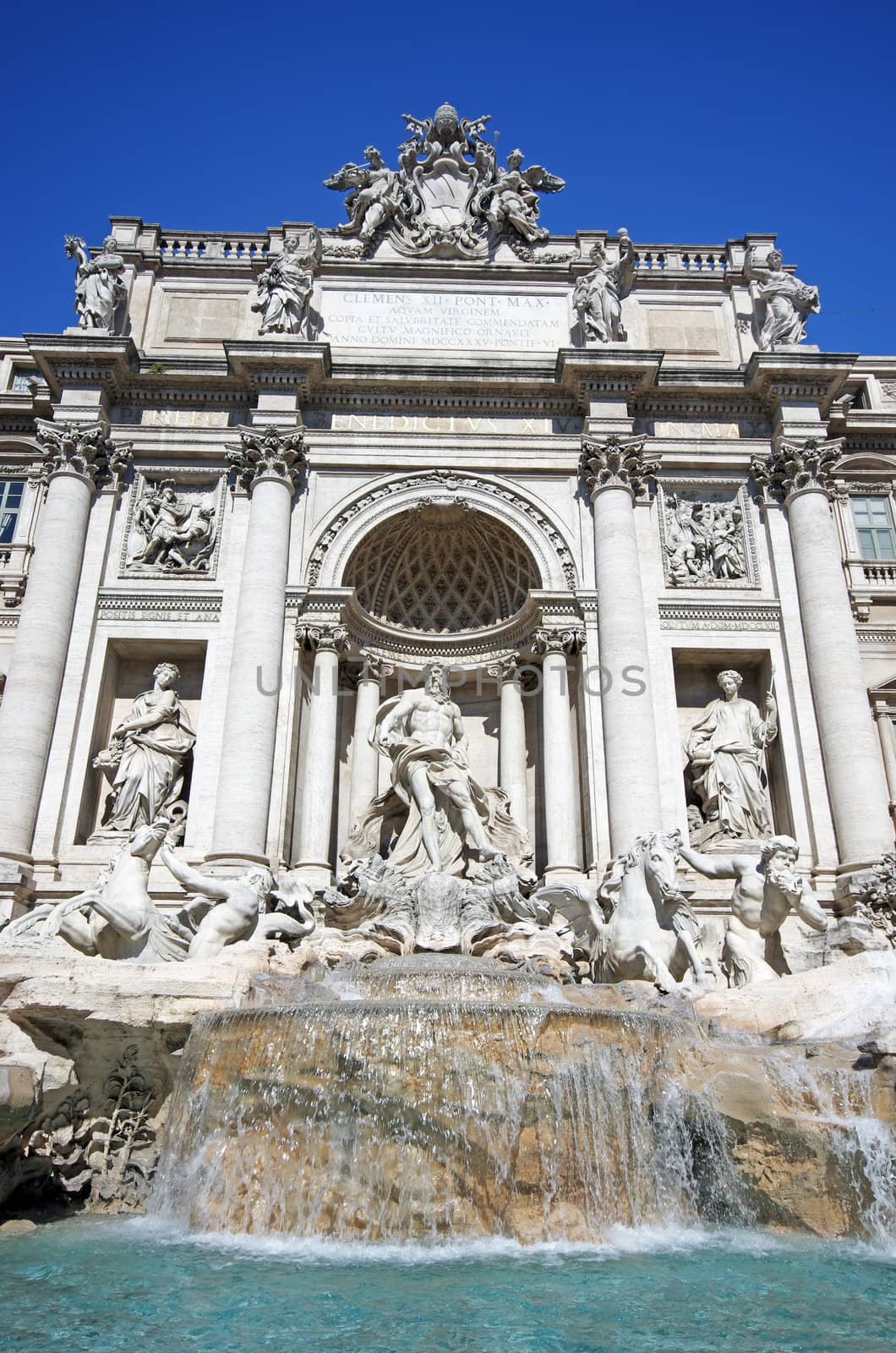 Fontana di Trevi (Trevi fountain) in Rome