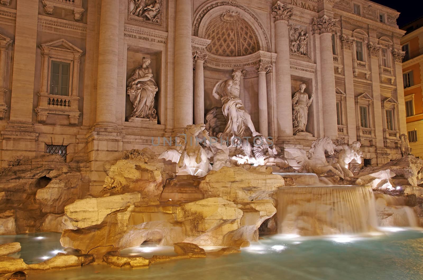 Fontana di Trevi (Trevi fountain), night scene in Rome