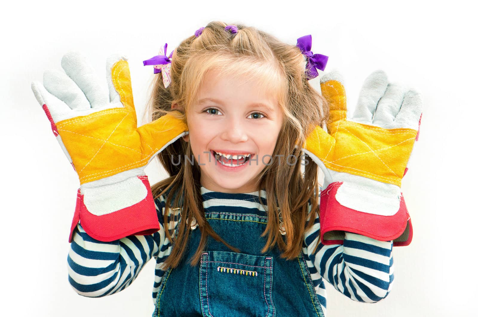 smiling girl with gloves by GekaSkr