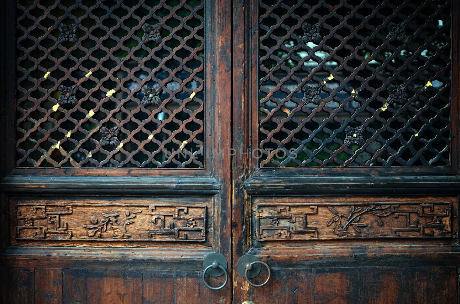 Old nice wood door in Chinese style