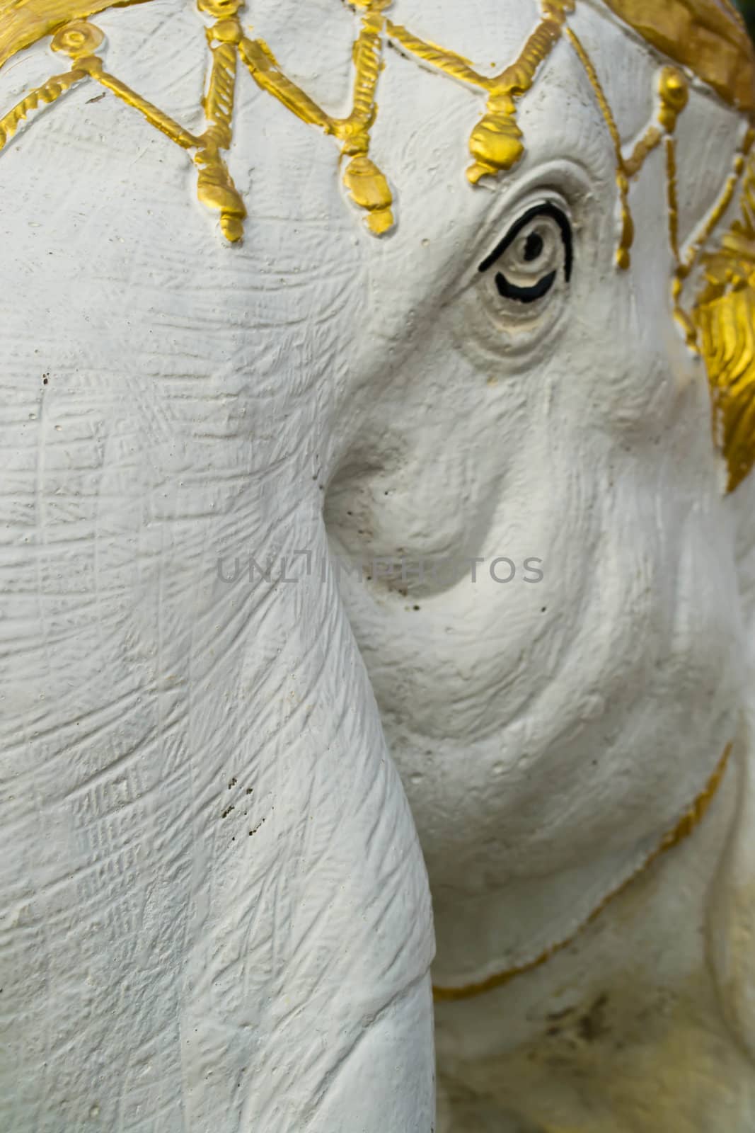 Elephant Statue by Thanamat