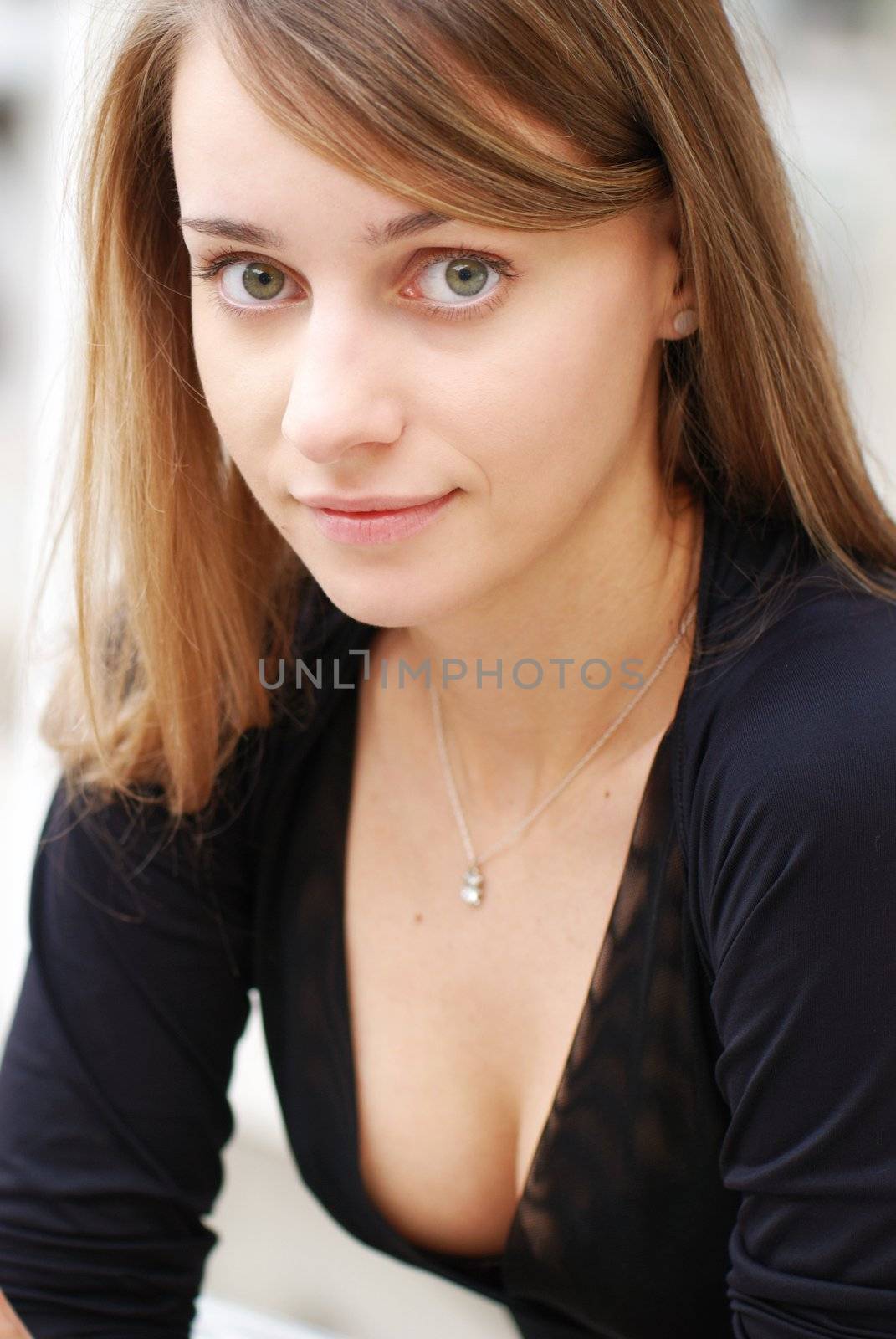 Young casual girl outdoor portrait