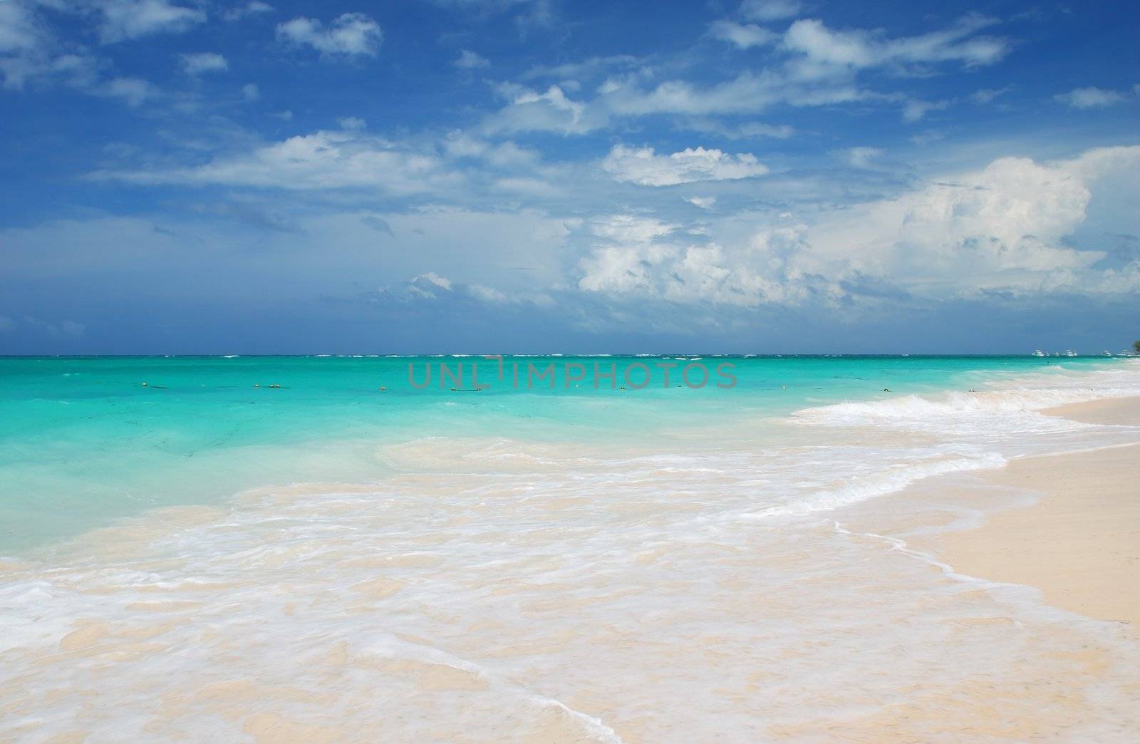 Caribbean beach by haveseen