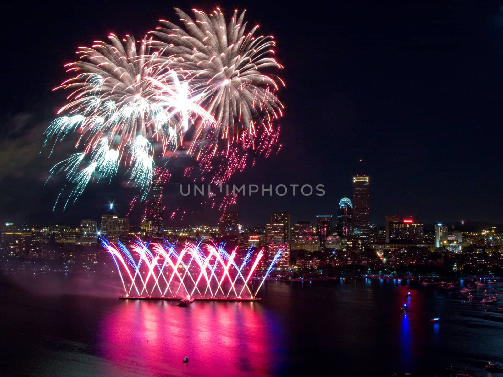4th of July Fireworks in Boston by edan