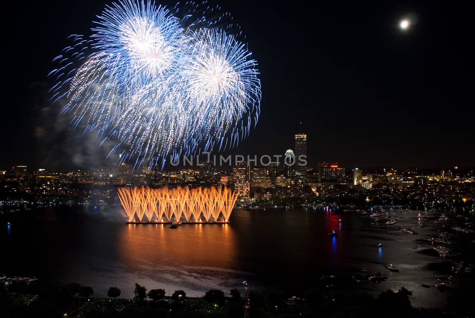 4th of July Fireworks in Boston by edan