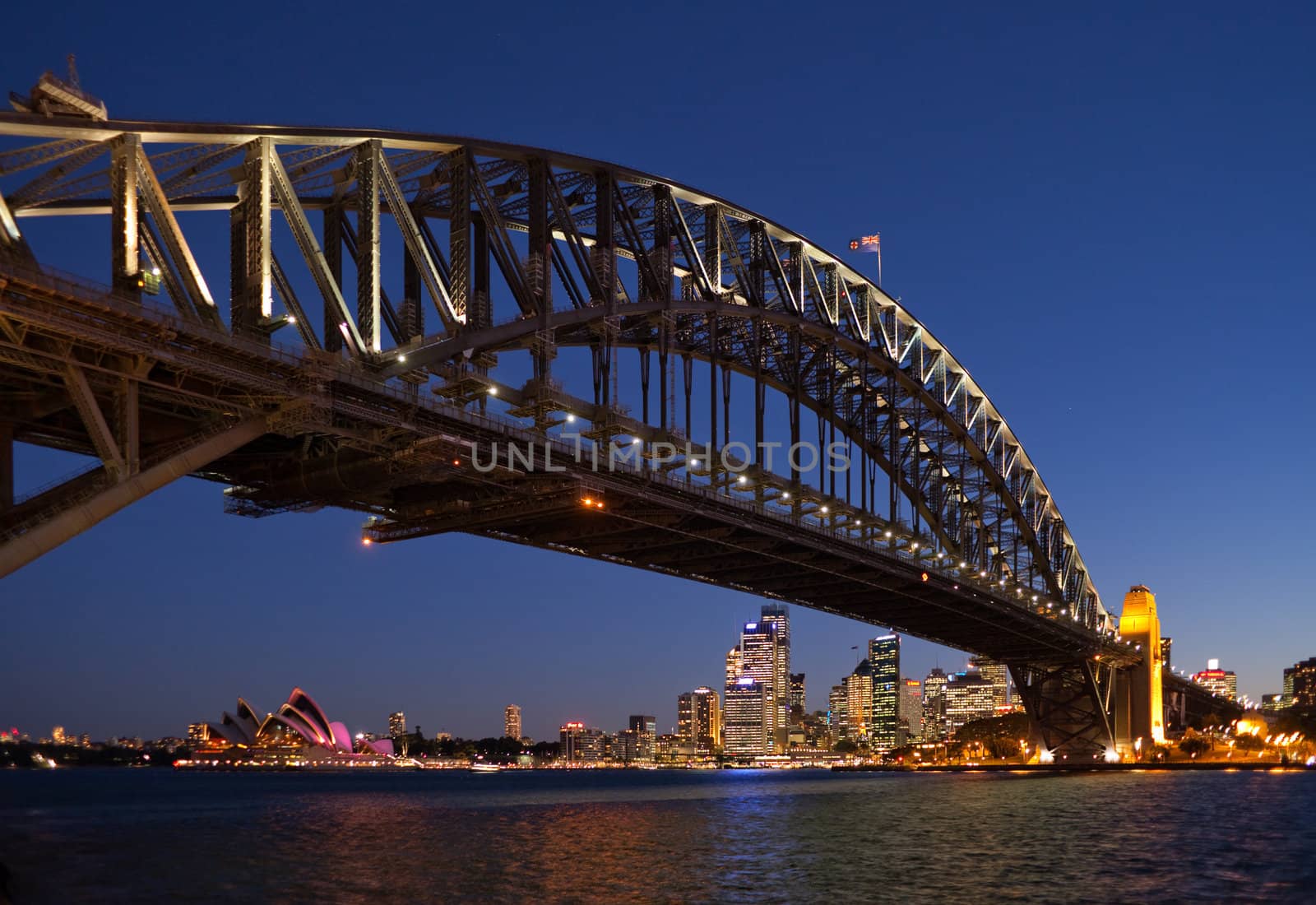 Sydney Harbor Bridge by edan