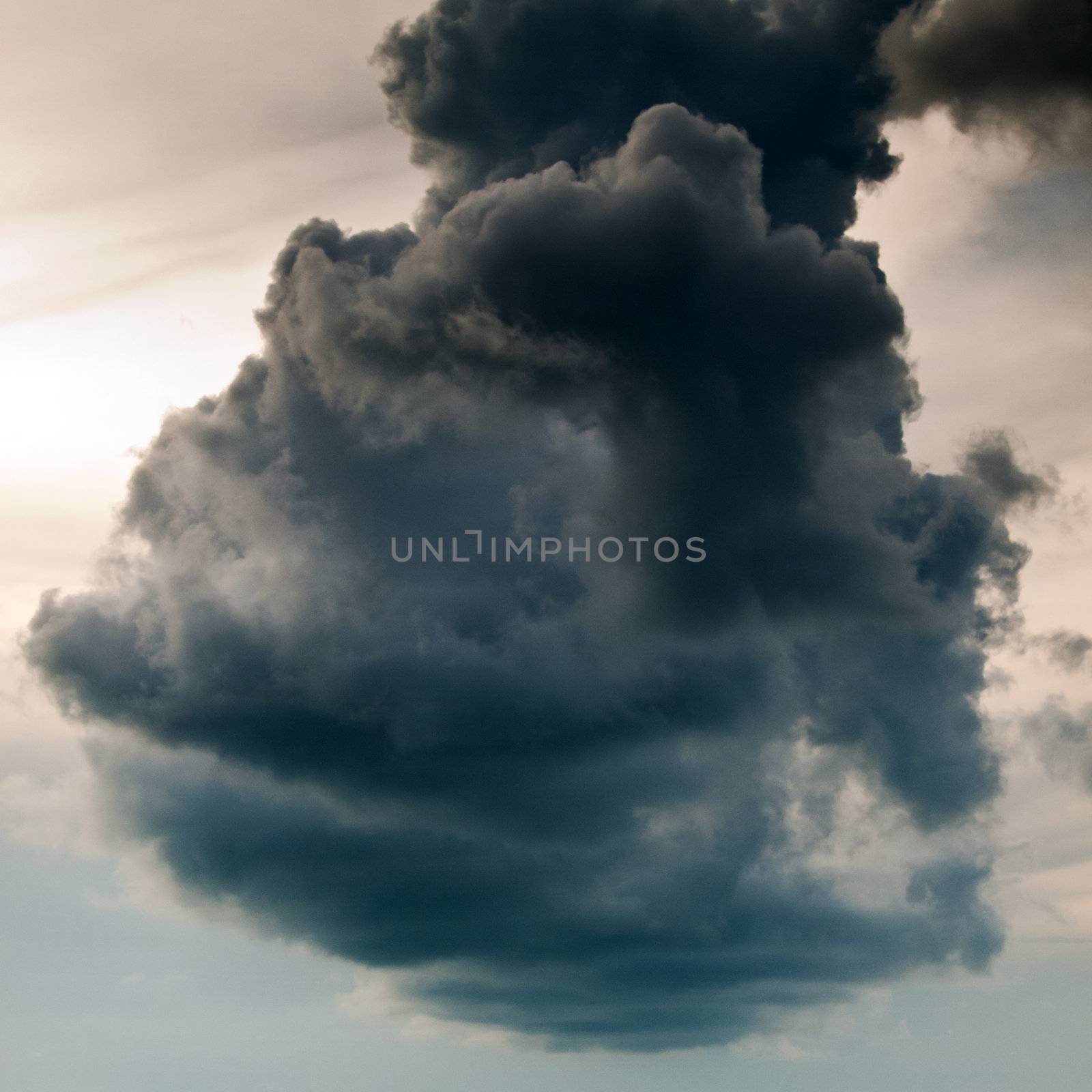 The dark cloud by jakgree