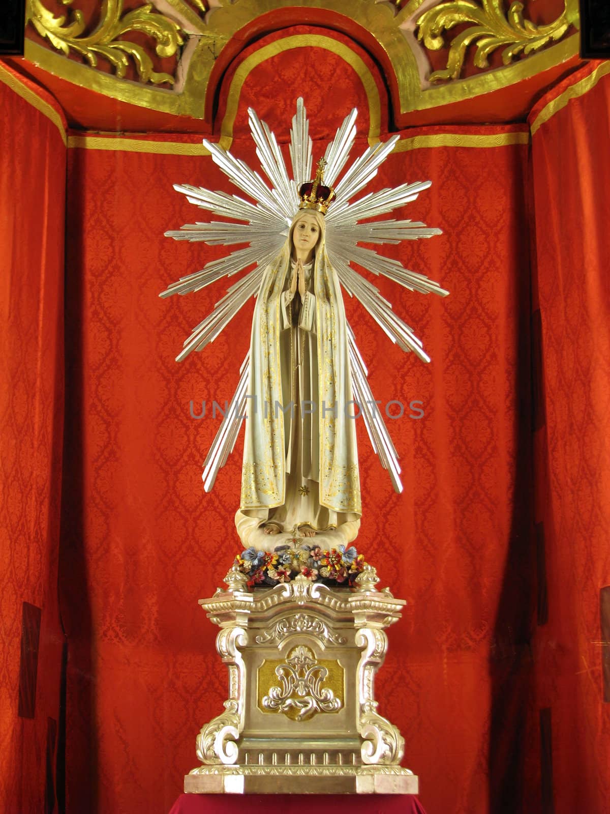 A statue of Our Lady of Fatima in Zurrieq, Malta.