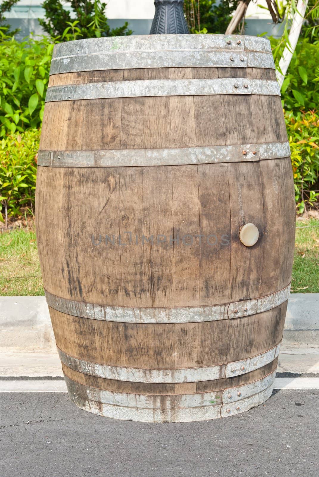Big old wine barrel by sasilsolutions