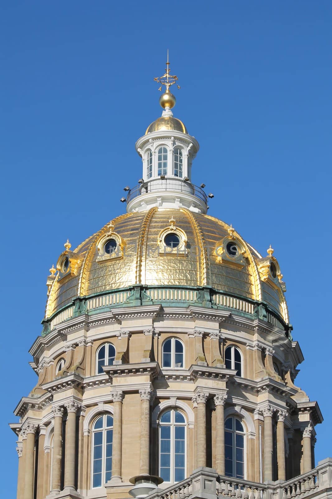 Gold plated dome of the State of Iowa Capitol building in Des Moines, Iowa.







Gold plated dome of the Iowa State Capitol building in Des Moines, IA.