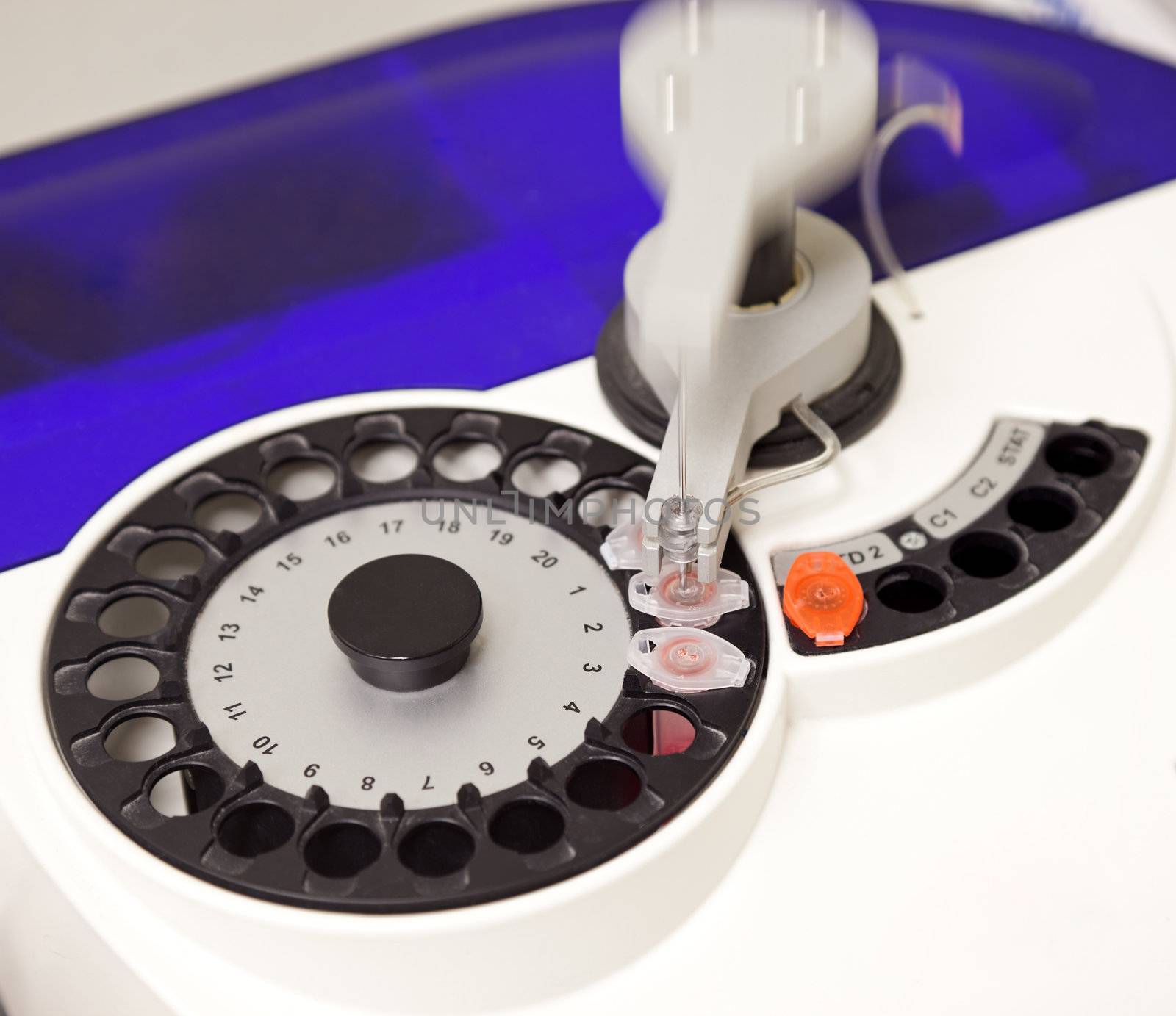 Electronic blood sample machine by vilevi
