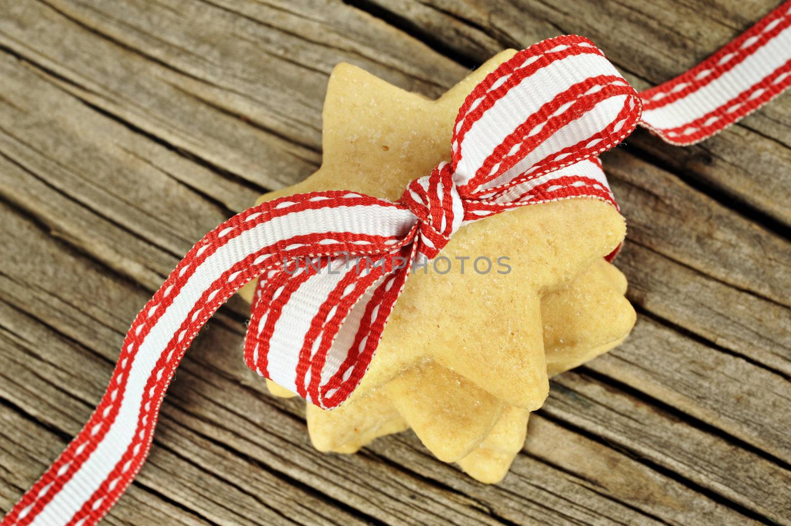 Star shaped cookies with red ribbon