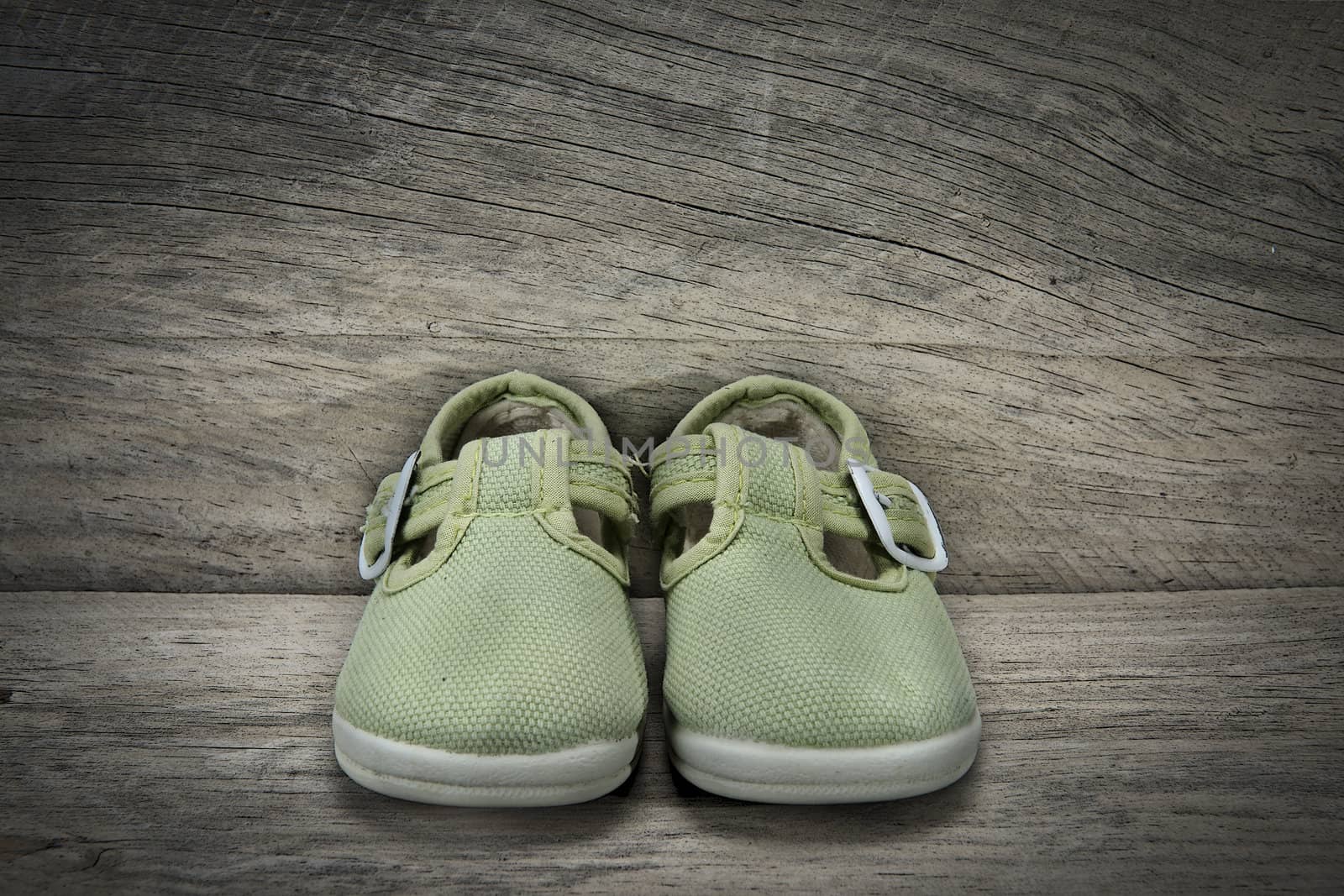 Green shoes for baby by angelsimon