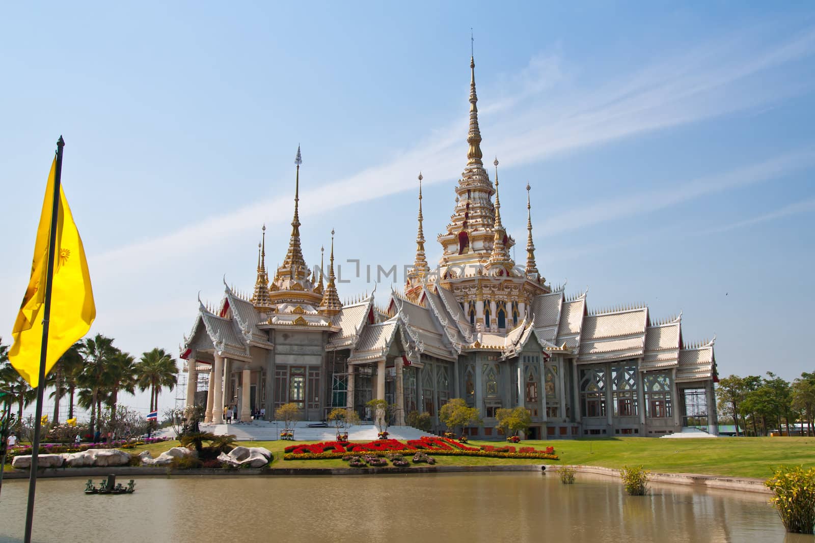 Thai temple open to public anyone can take a photo