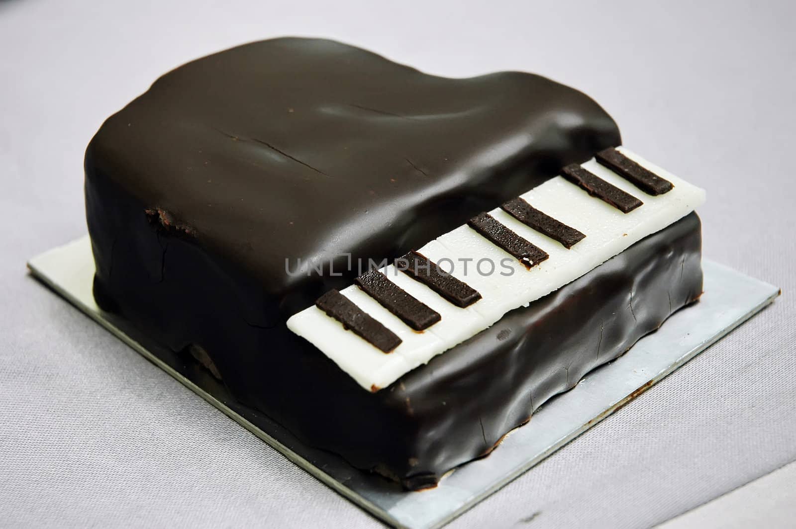 Cake pattern piano