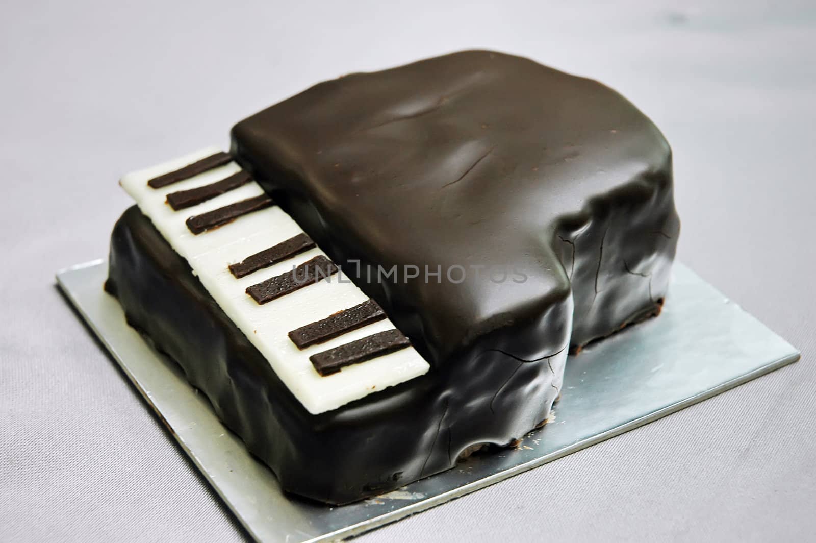 Cake pattern piano