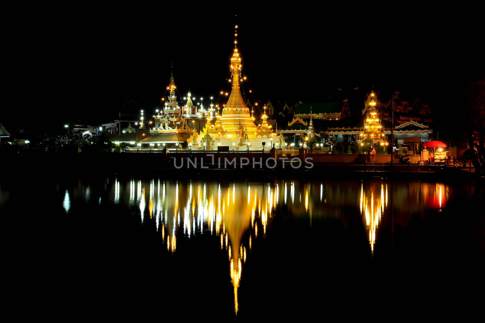 Temple by Photoguide