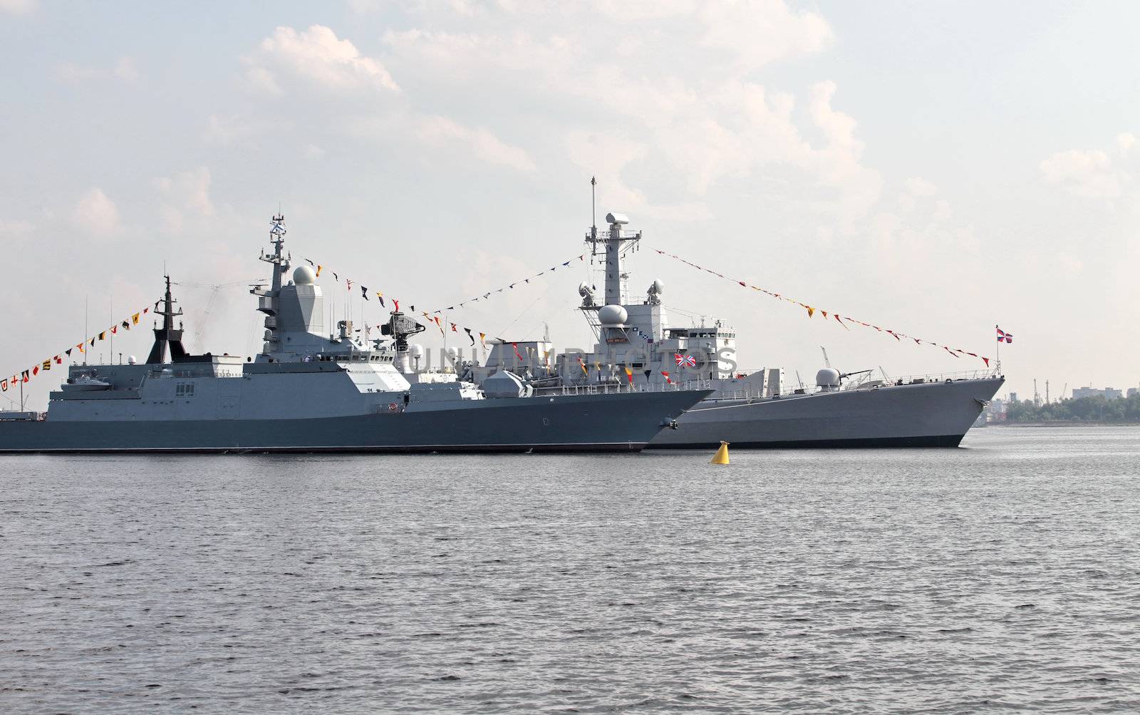 Russian Navy Corvette "Soobrazitelny" and the frigate "Van Amstel" Netherlands
 at anchor in St. Petersburg, August 2012 a side view
