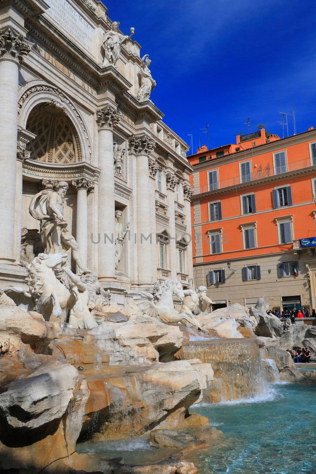 Trevi Fountain by sergey02