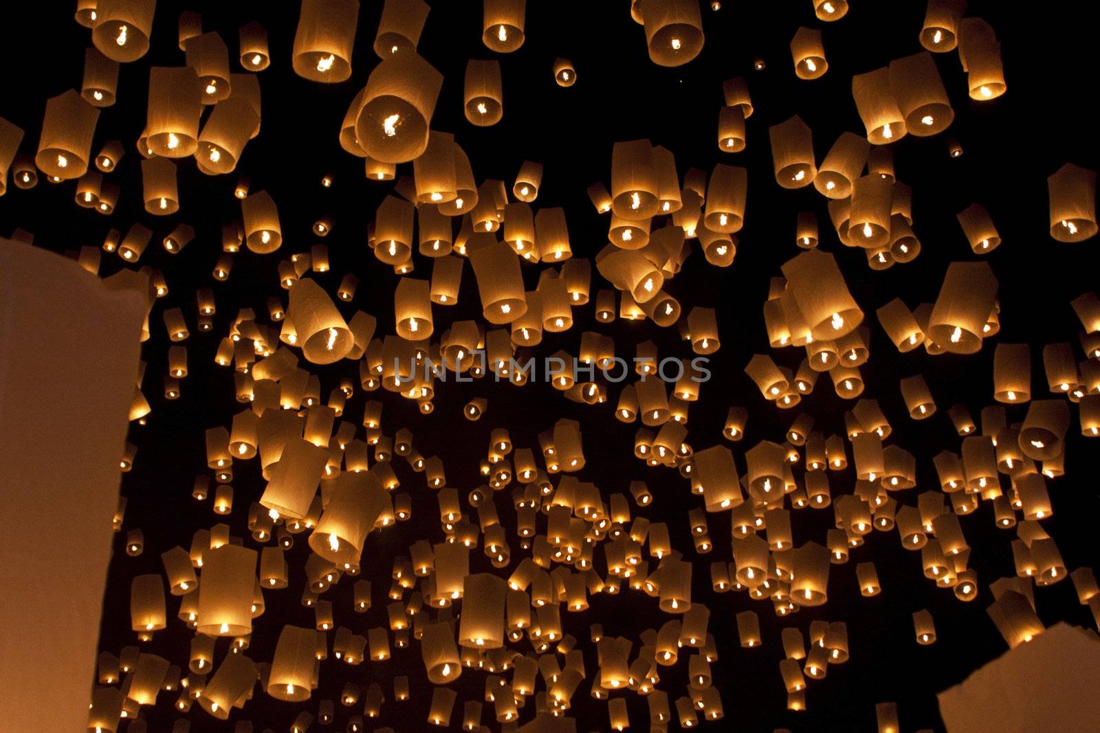 Sky lanterns firework festival,Chiangmai ,Thailand by Yuri2012