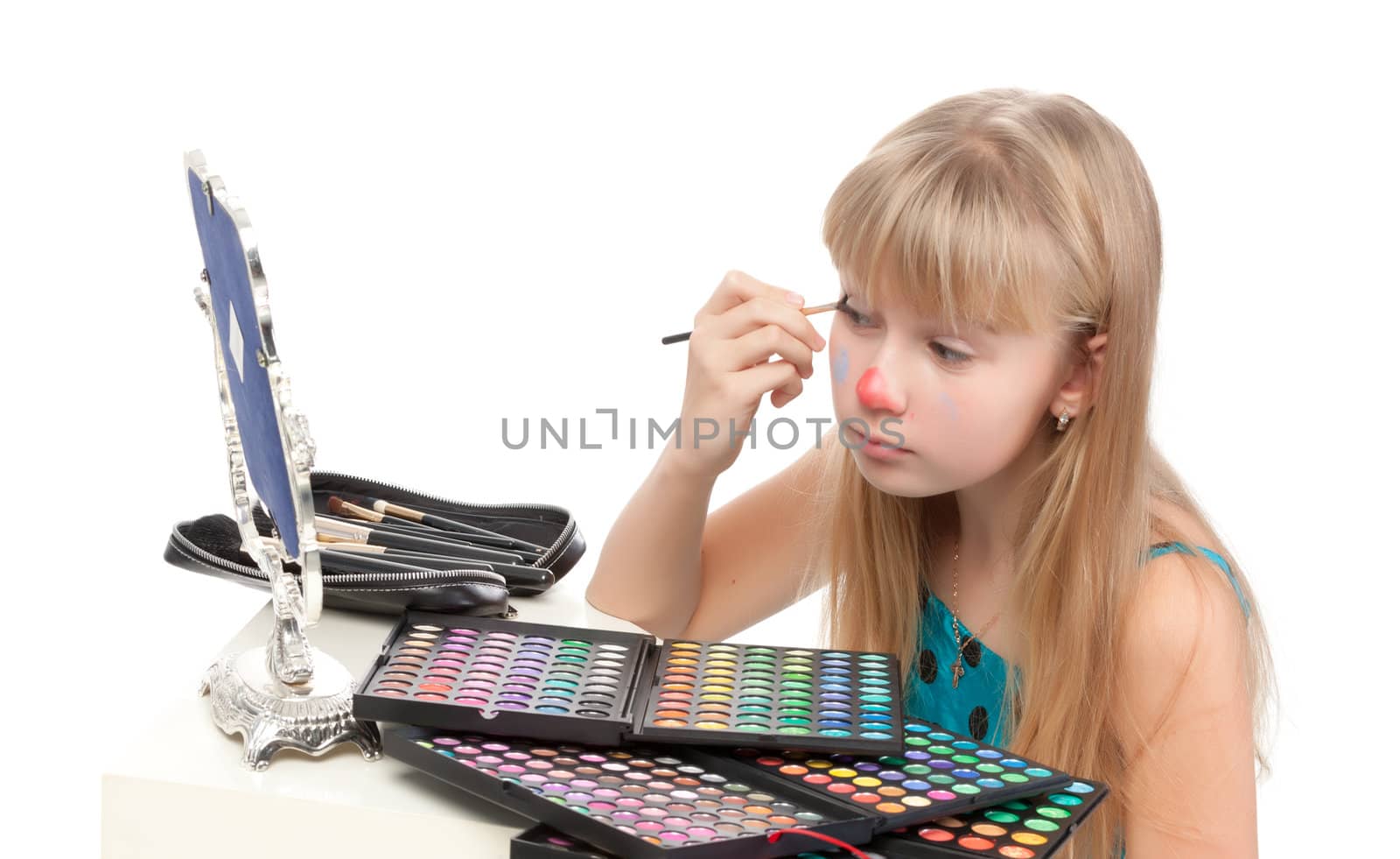 Little girl paints his face makeup by Discovod