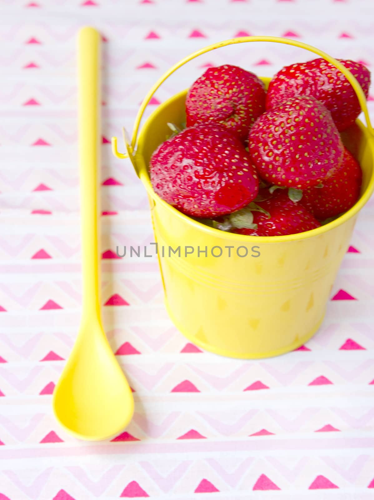 Yellow small bucket with strawberries by victosha