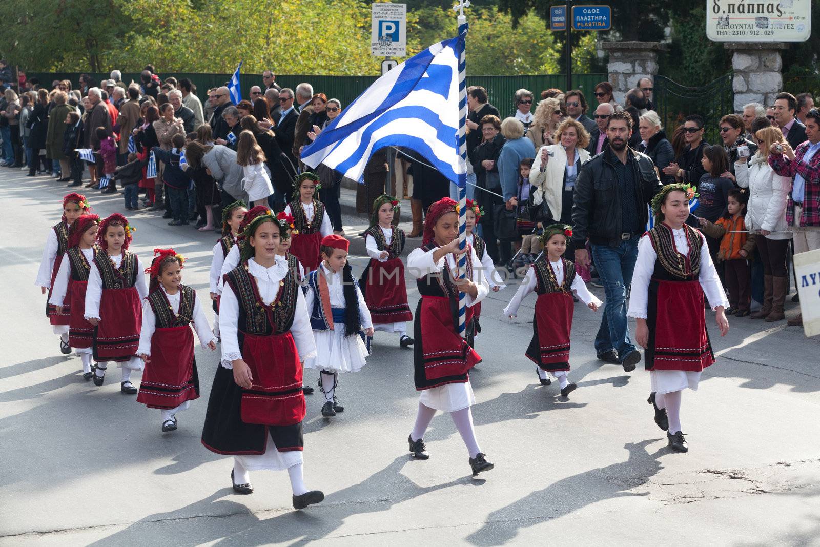 Parade to celebrate the anniversary of 1940 by Portokalis