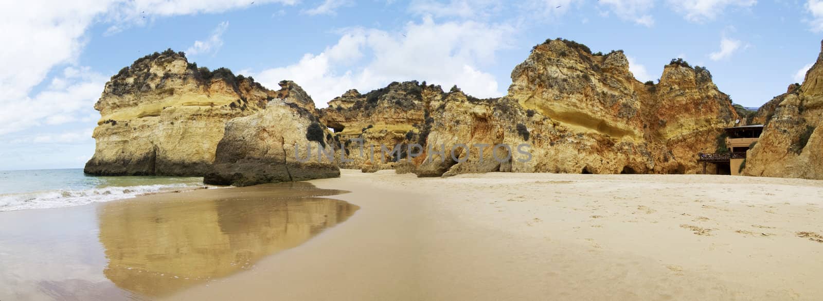 Wonderful view of a beautiful beach in the Prainha area, in the Algarve, Portugal.
