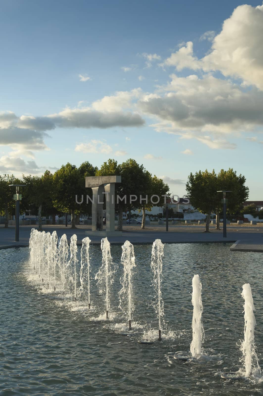 City fountain by mrfotos