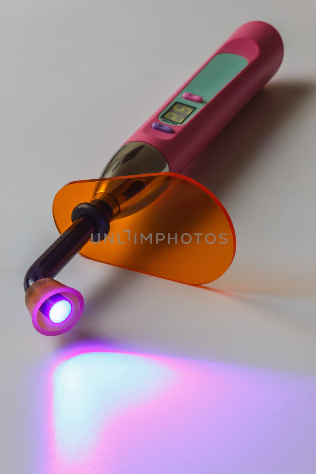 dental curing light led by oleg_zhukov