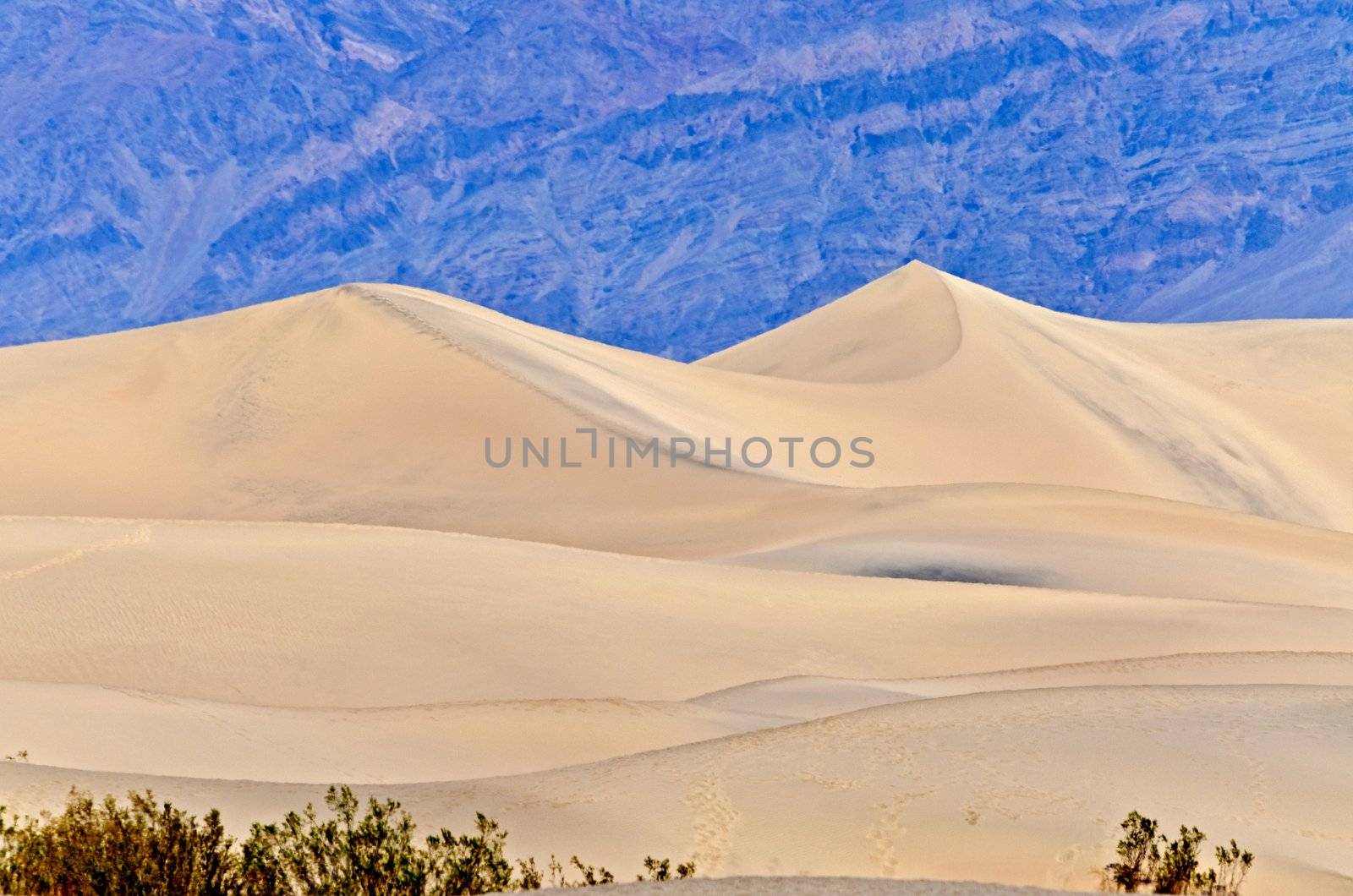 Sand Dunes by marcorubino