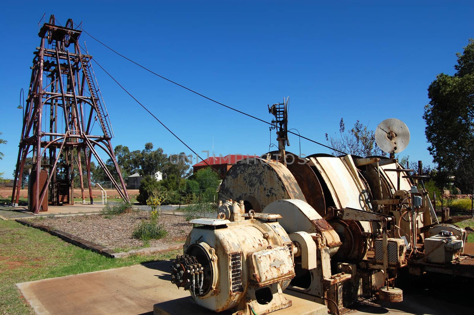 Gold mining monument by danemo