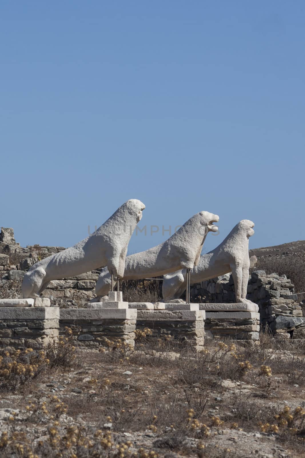lions statues delos greece