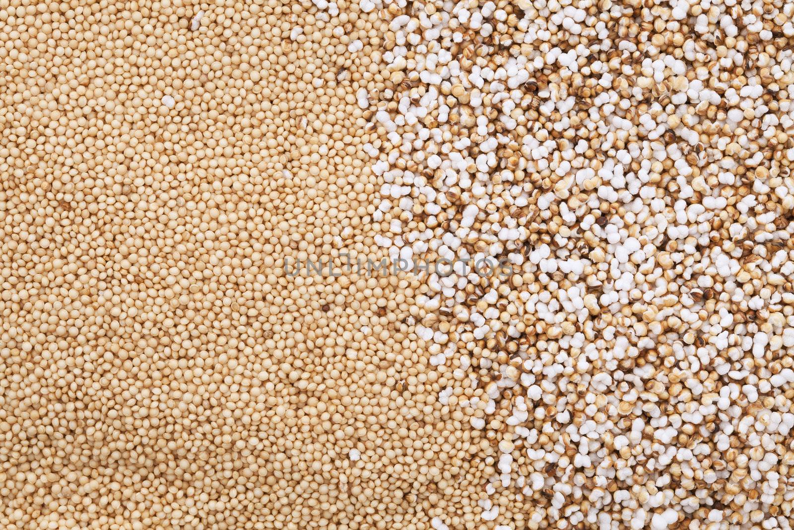 Popped and raw amaranth seeds