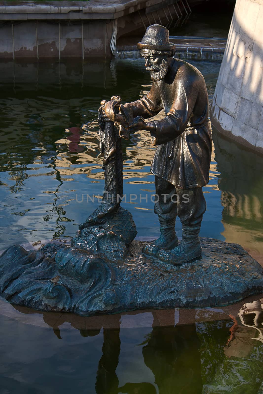 fisherman sculpture by zhannaprokopeva