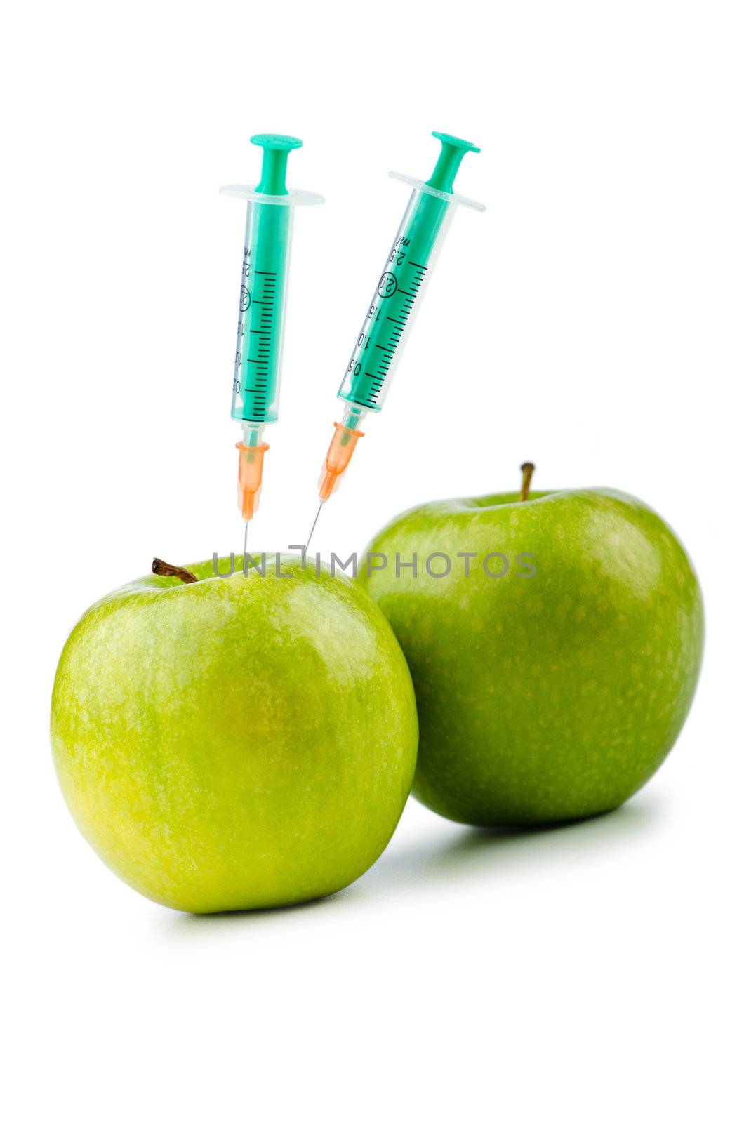 Experiment with apple and syringes by Elnur