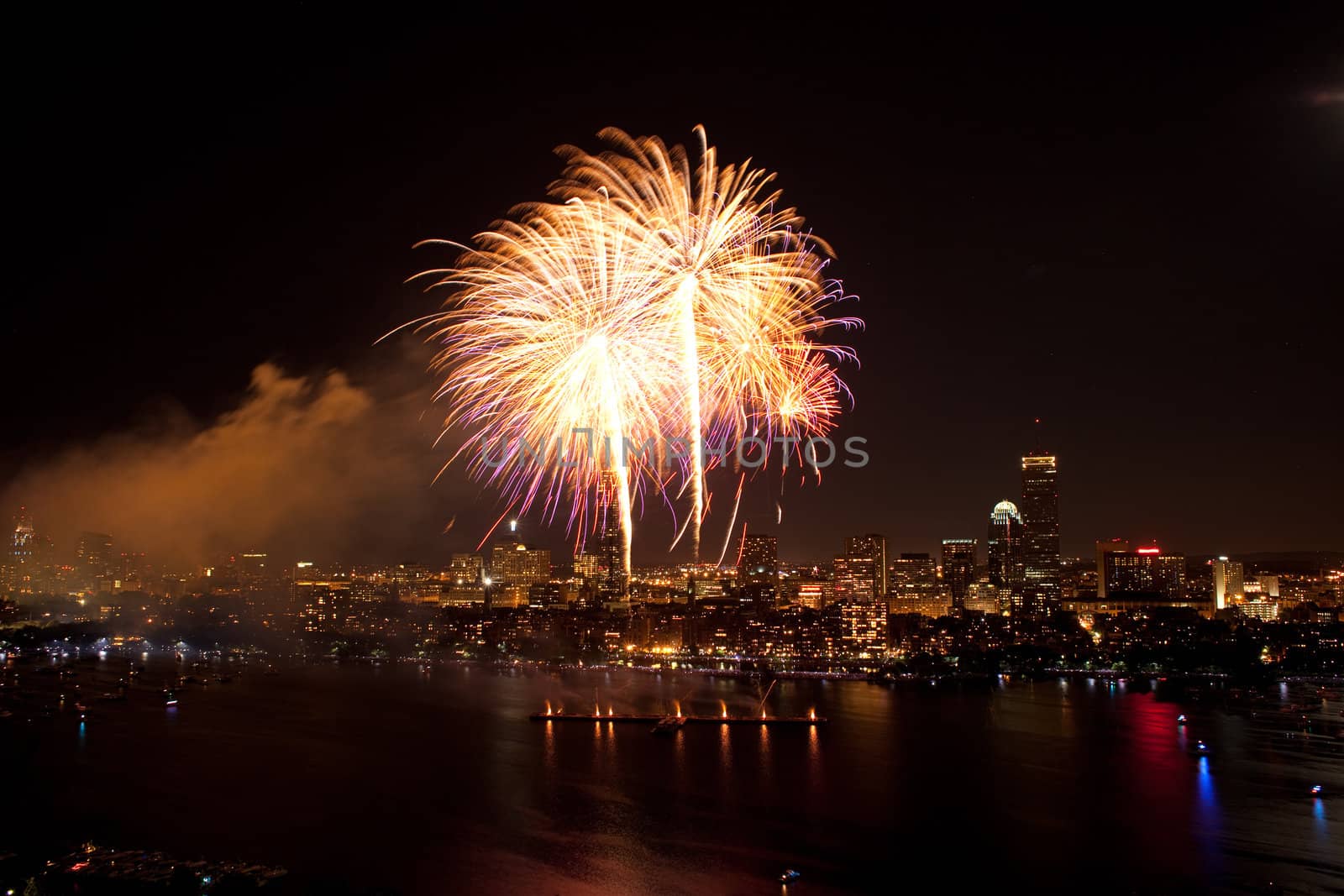 4th of July Fireworks in Boston by edan