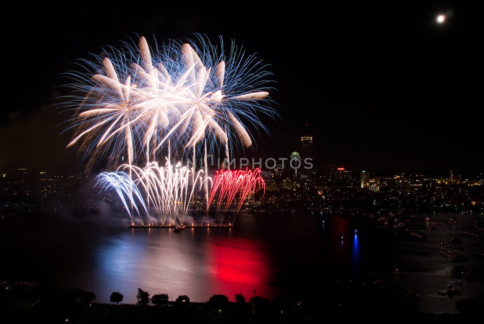 4th of July Fireworks in Boston by edan