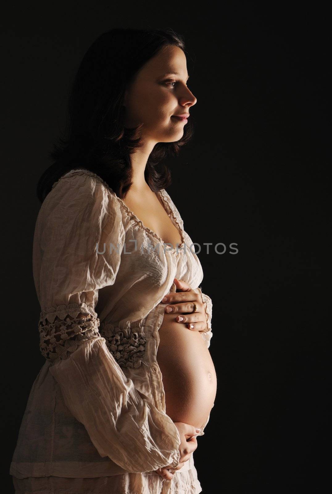 Pregnant woman by haveseen